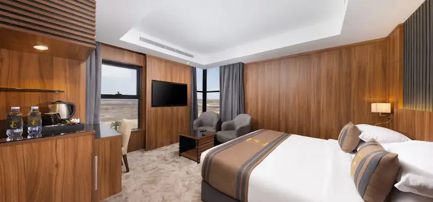 E hotel image